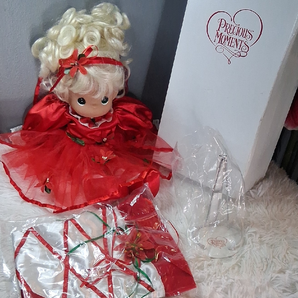 Precious Moments Happy Holly-Day Ballet Christmas Doll New